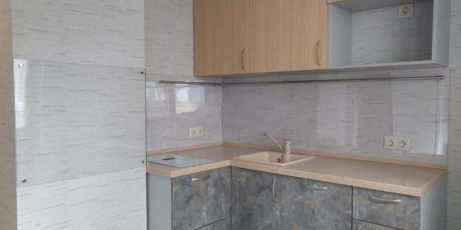 Прозрачный фартук для кухни из монолитного поликарбоната 840*3050*3 мм Прозрачный фартук для кухни из монолитного поликарбоната 840*3050*3 мм